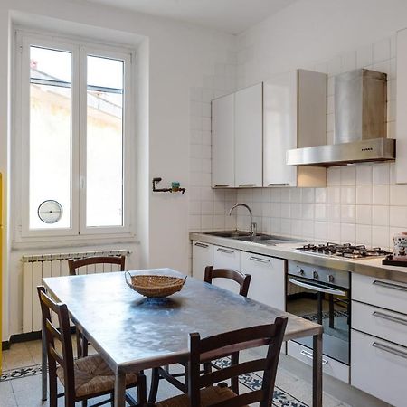Piazza Concordia Apartment With Balcony La Spezia Luaran gambar