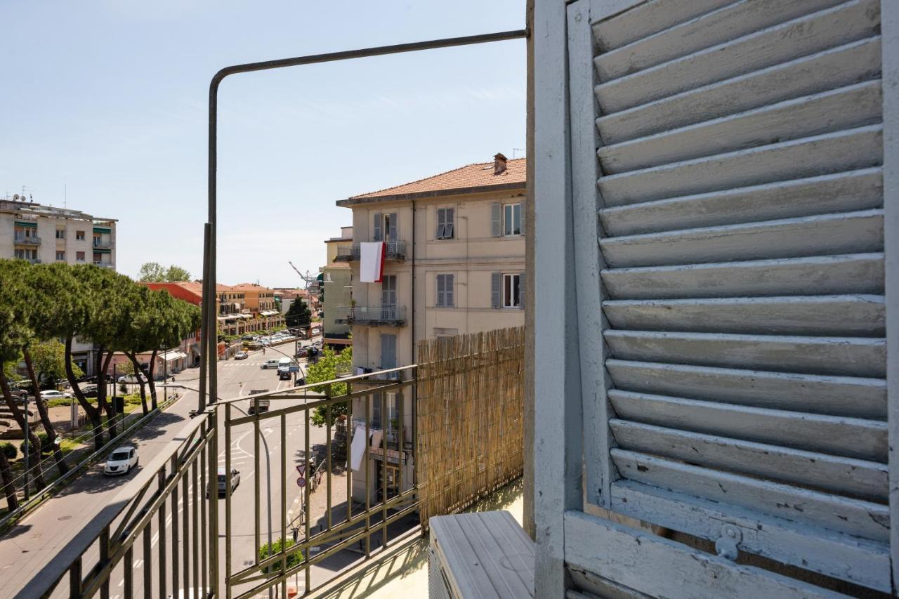 Piazza Concordia Apartment With Balcony La Spezia Luaran gambar